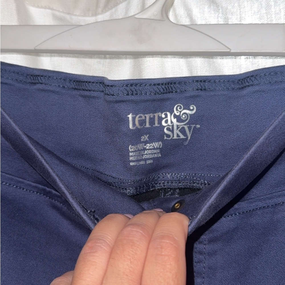 Terra & Sky Navy Stretch High-Waist Pants - Picture 3 of 3